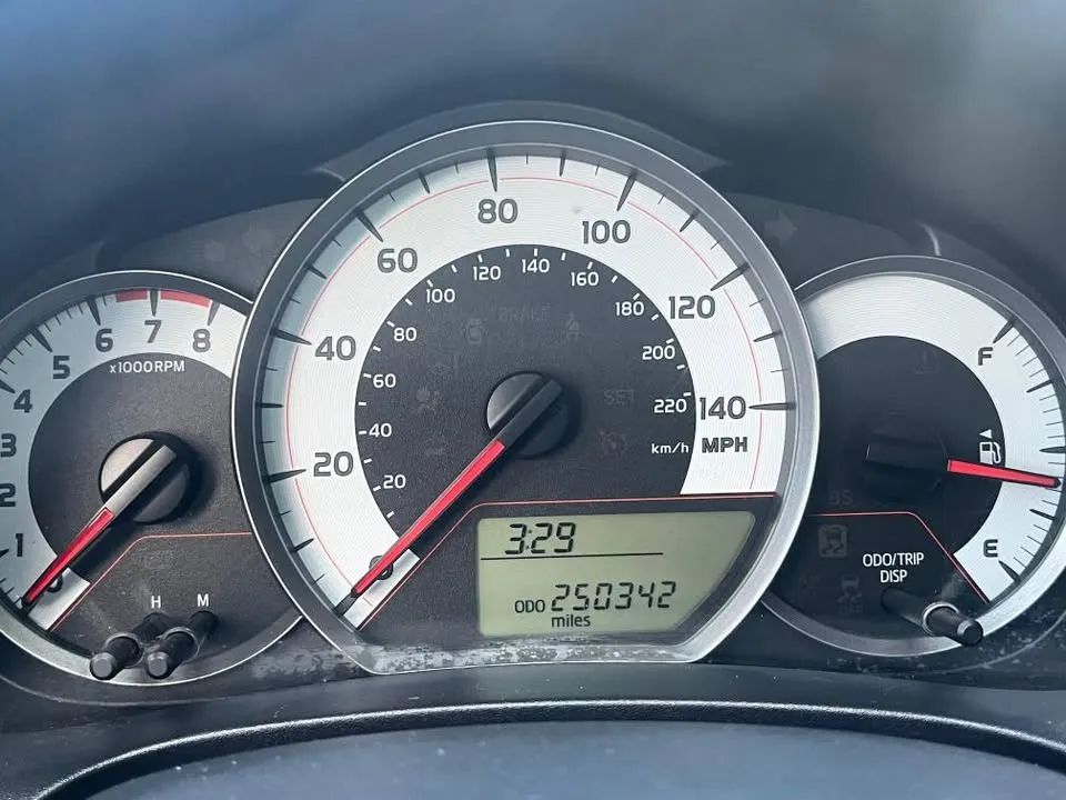 Toyota Yaris SE - Image 5