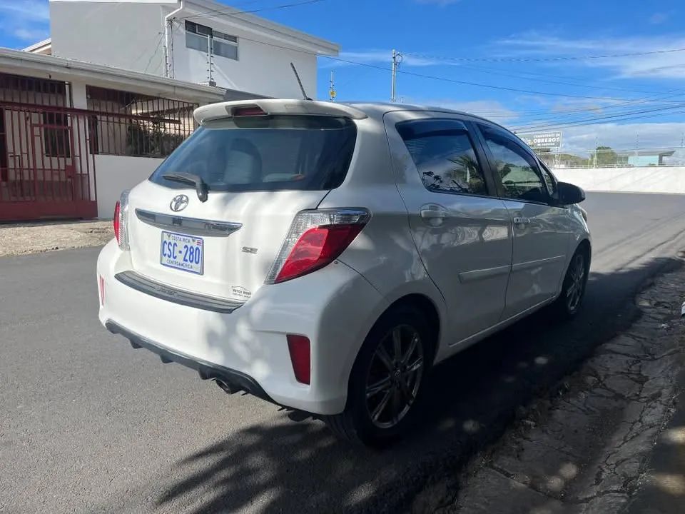 Toyota Yaris SE - Image 8