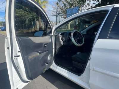 Toyota Yaris SE - Image 9