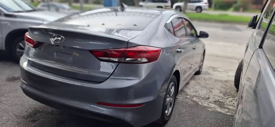Hyundai Elantra - Image 3