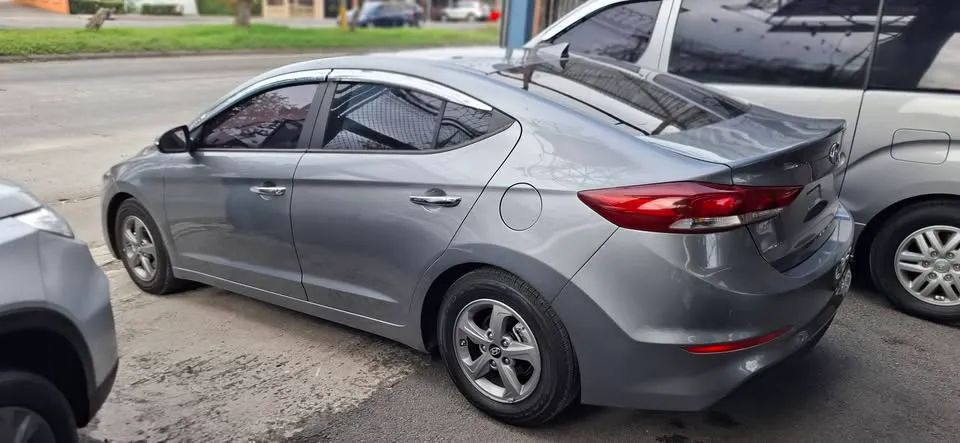 Hyundai Elantra - Image 5