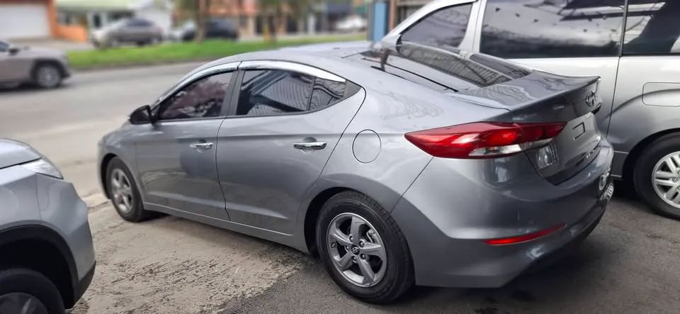 Hyundai Elantra - Image 6