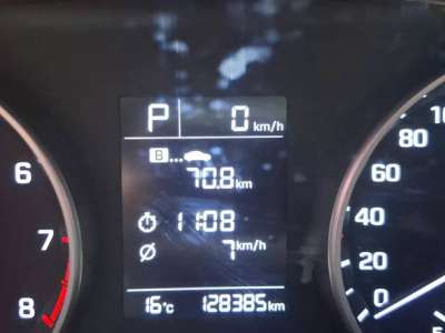 Hyundai Elantra - Image 8