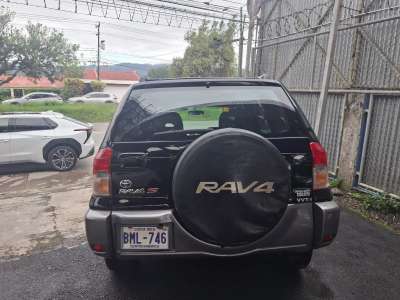 Toyota RAV4 - Image 2