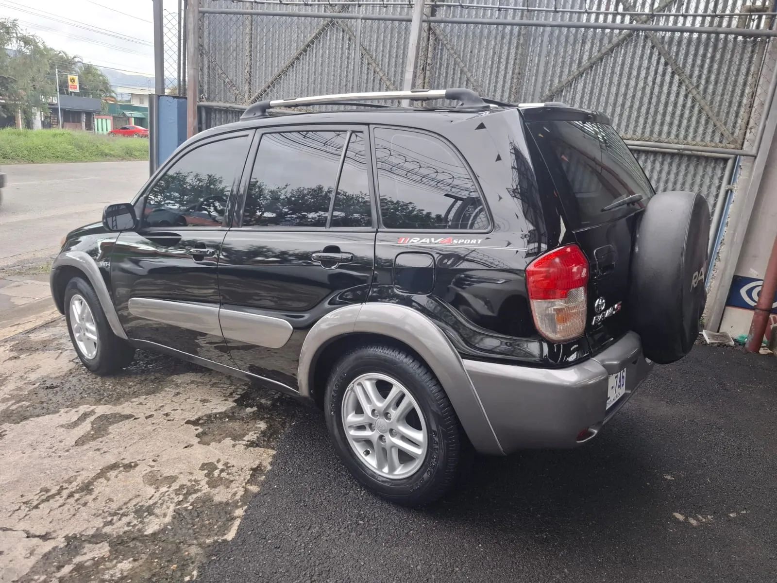 Toyota RAV4 - Image 3