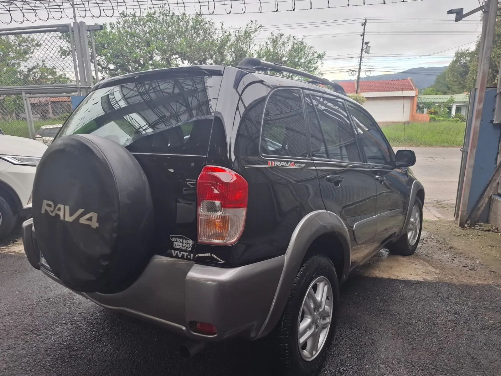 Toyota RAV4 - Image 5