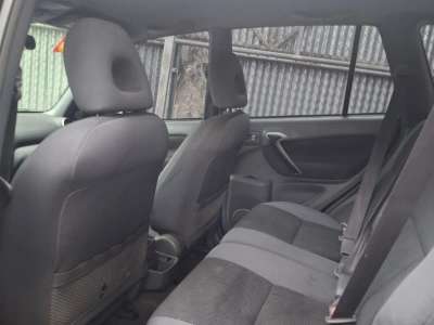 Toyota RAV4 - Image 8