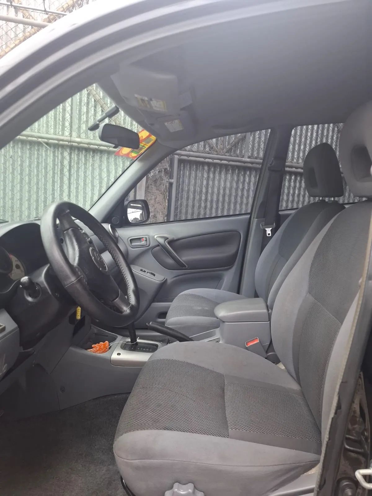 Toyota RAV4 - Image 10