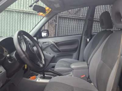 Toyota RAV4 - Image 10