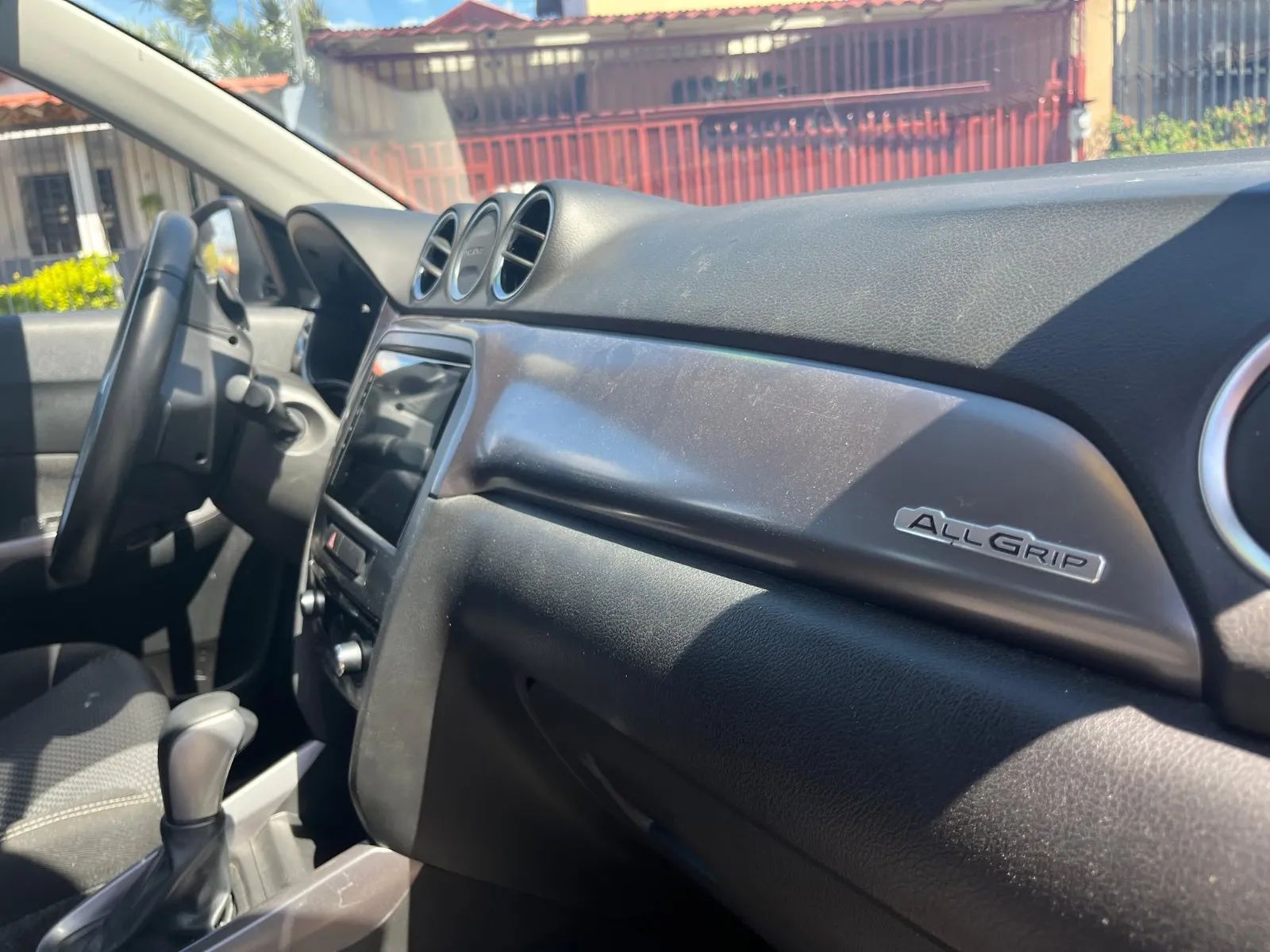 Suzuki Vitara - Image 6