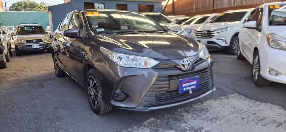 Toyota Yaris E - Image 2