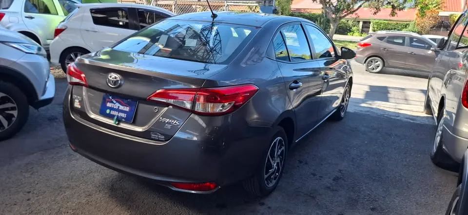 Toyota Yaris E - Image 6