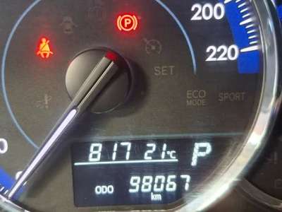 Toyota Yaris E - Image 8