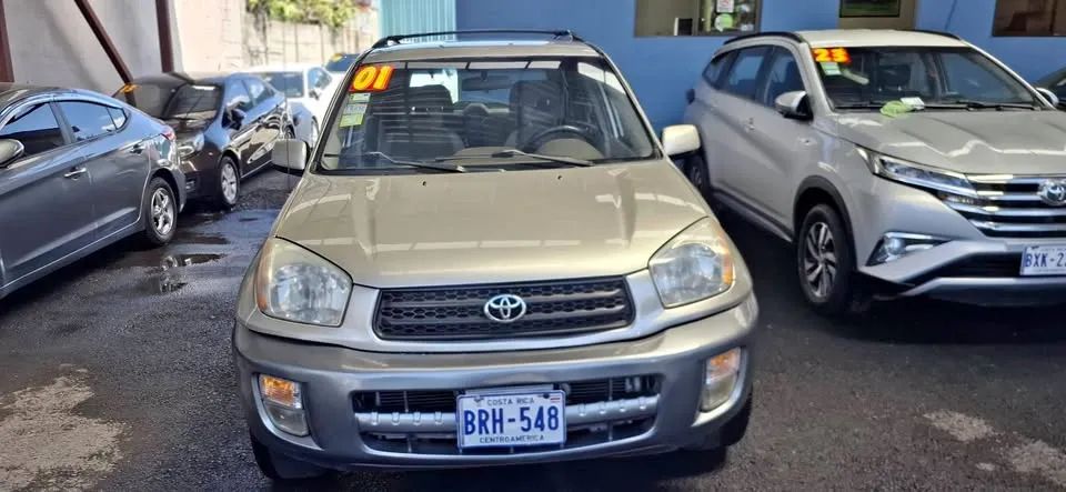Toyota RAV4 - Image 1
