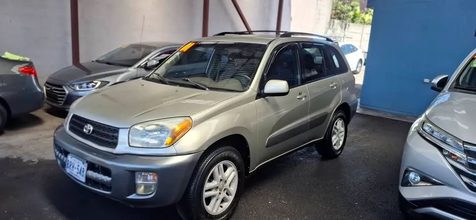 Toyota RAV4 - Image 2