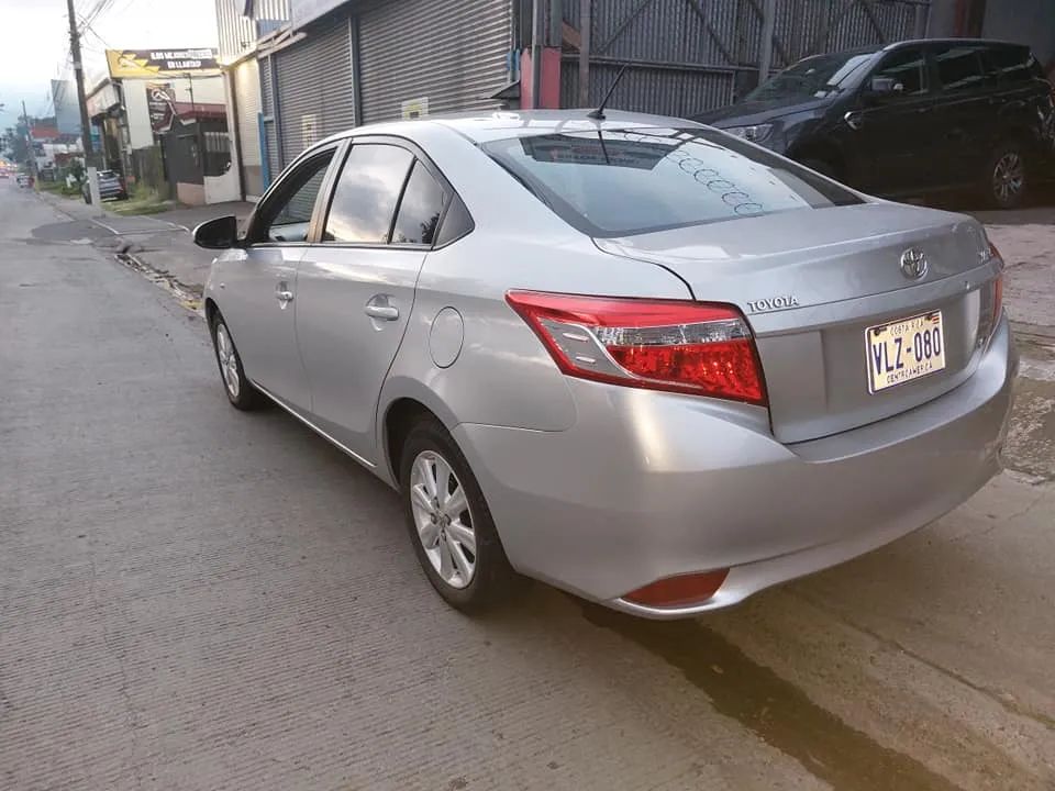 Toyota Yaris - Image 2