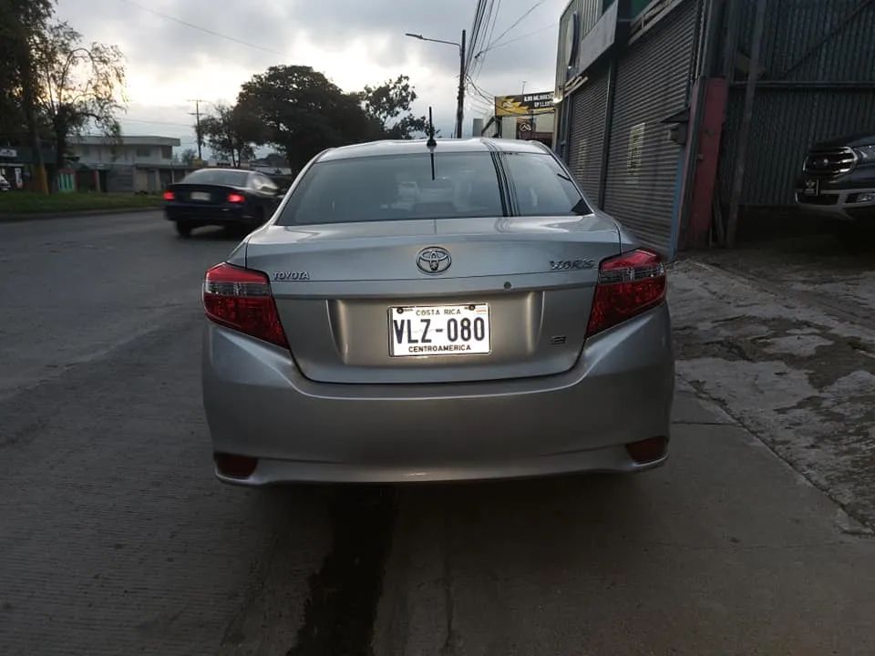 Toyota Yaris - Image 5