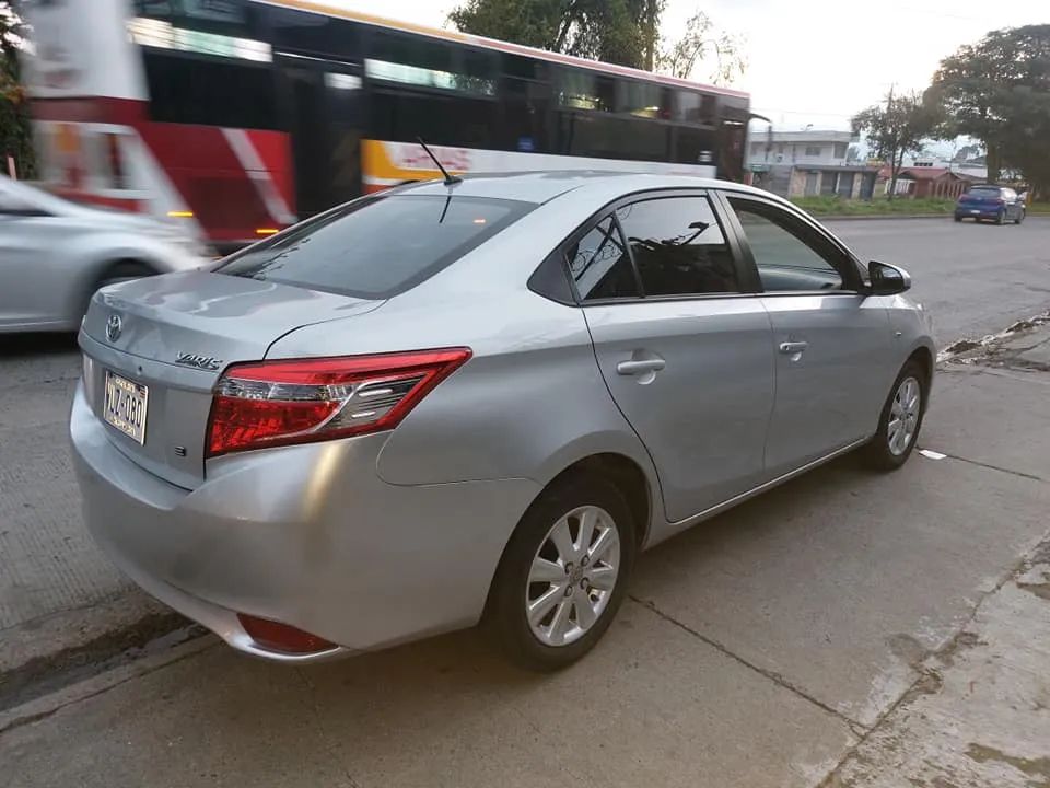 Toyota Yaris - Image 6