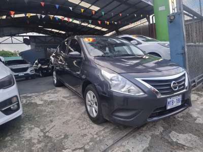 Nissan Versa - Image 2