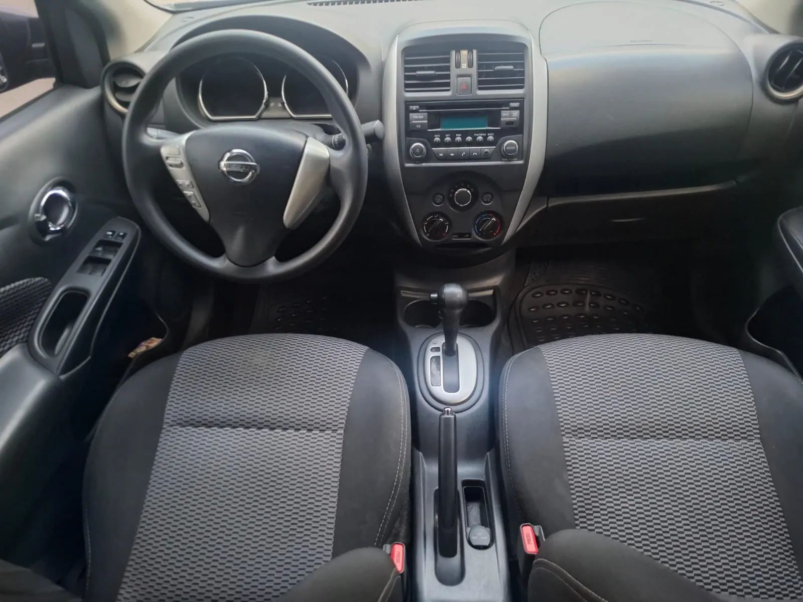 Nissan Versa - Image 8