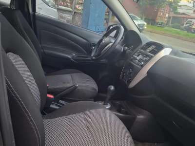 Nissan Versa - Image 9