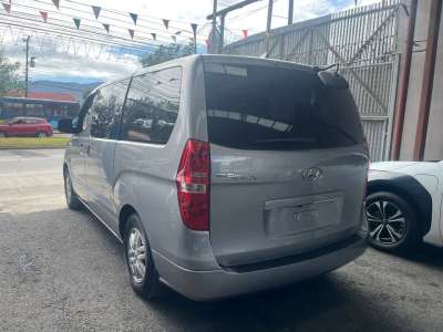 Hyundai Grand Starex - Image 3