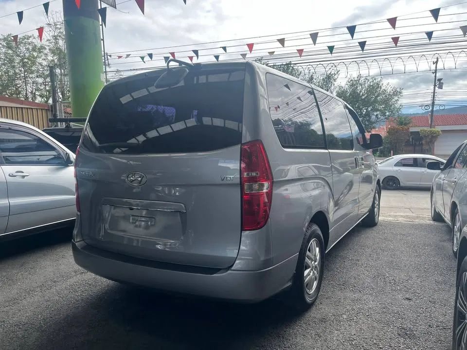 Hyundai Grand Starex - Image 4