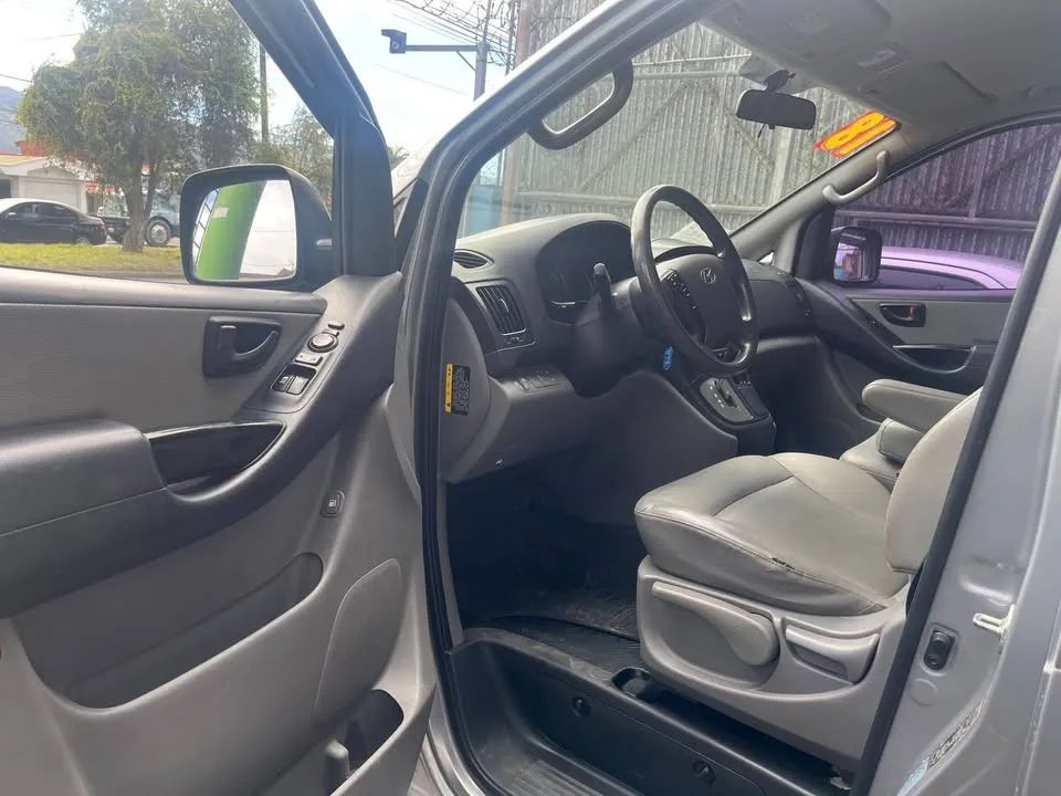 Hyundai Grand Starex - Image 8