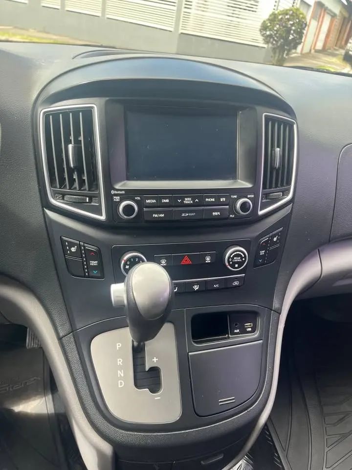 Hyundai Grand Starex - Image 12