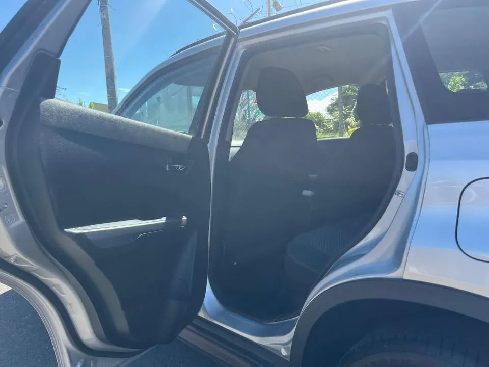 Suzuki Vitara - Image 8