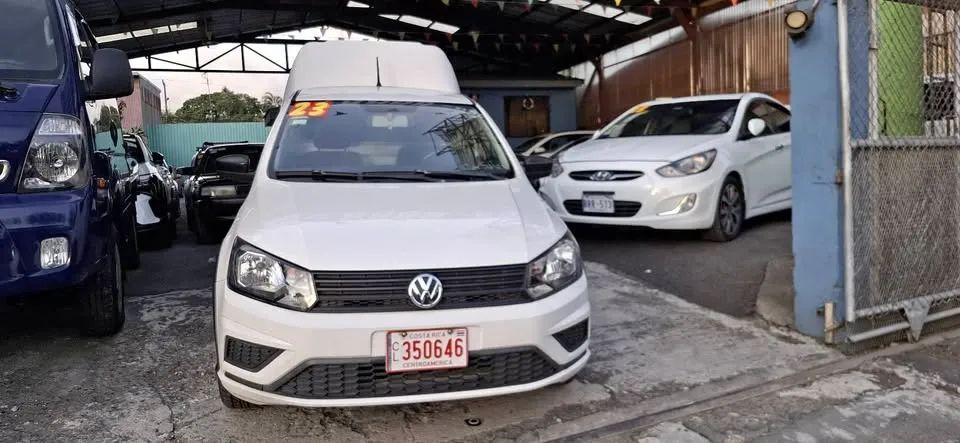 Volkswagen Saveiro - Image 1