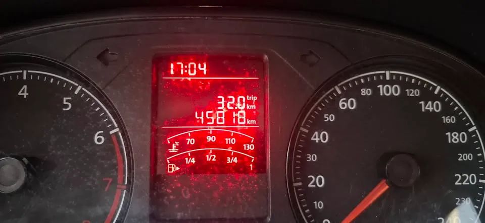 Volkswagen Saveiro - Image 8