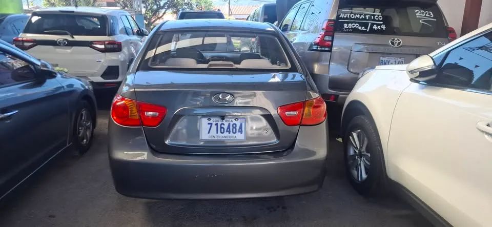 Hyundai Elantra - Image 10
