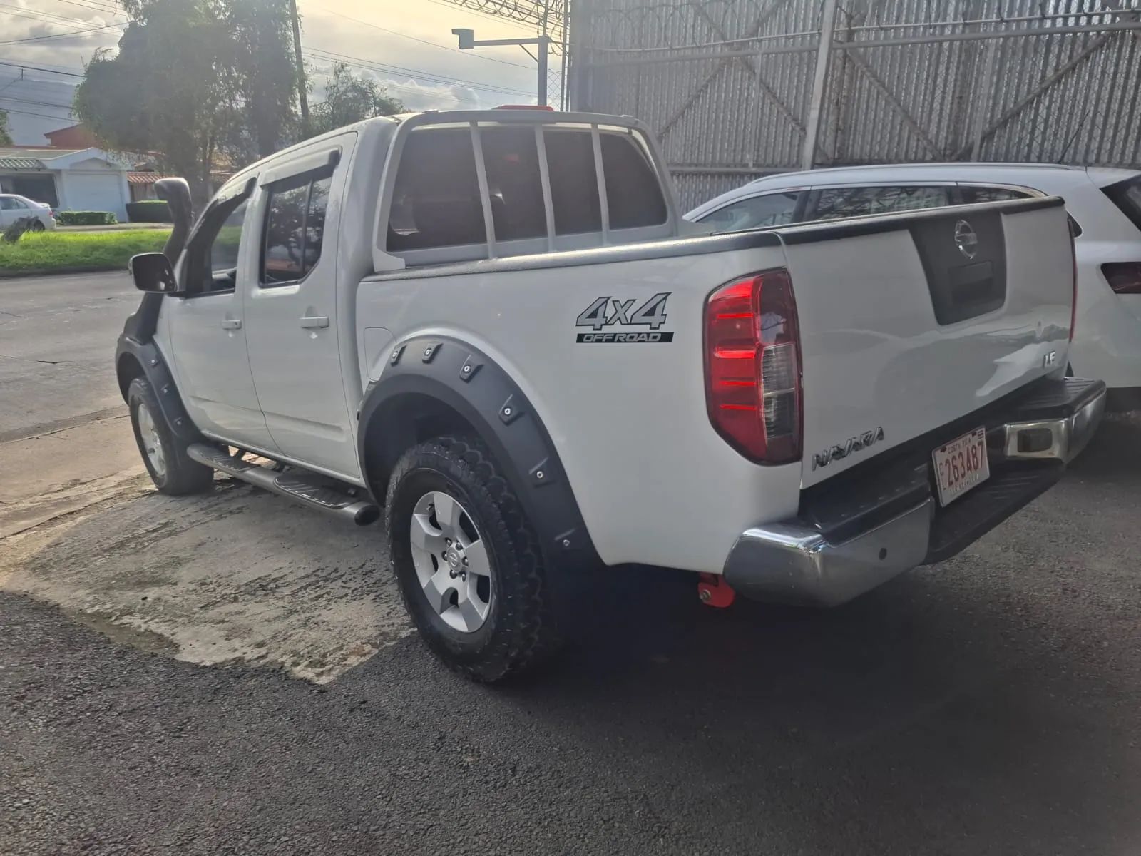 Nissan Navara LE - Image 10
