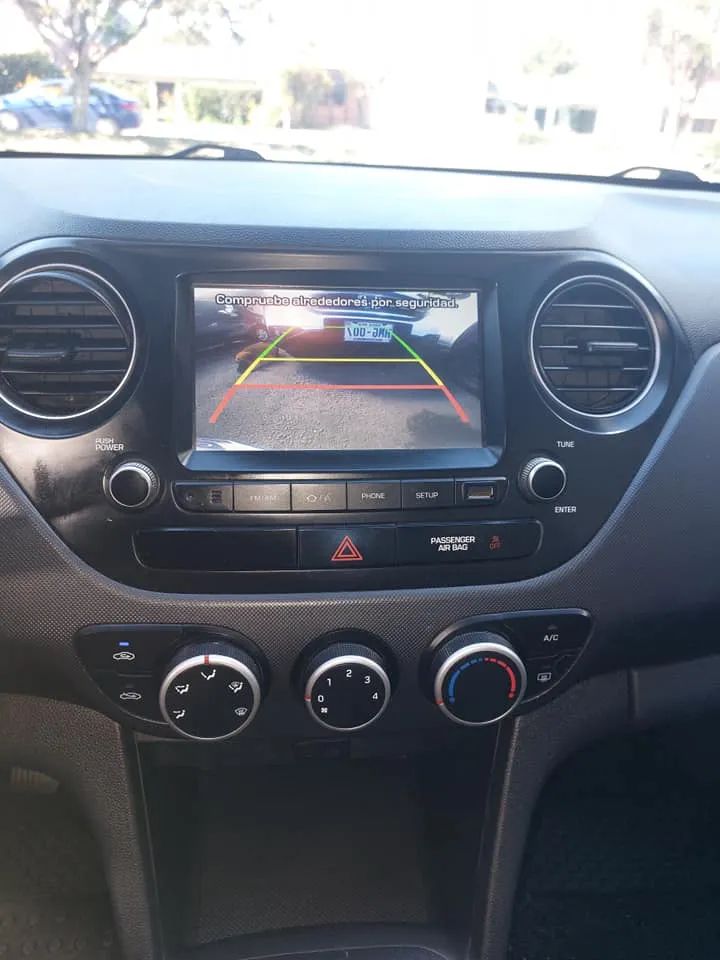 Hyundai Grand i10 - Image 13