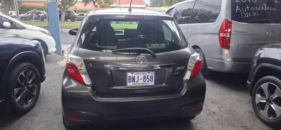 Toyota Yaris LE - Image 5
