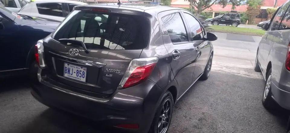 Toyota Yaris LE - Image 6