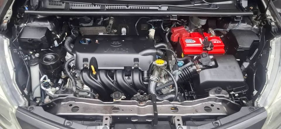 Toyota Yaris LE - Image 8