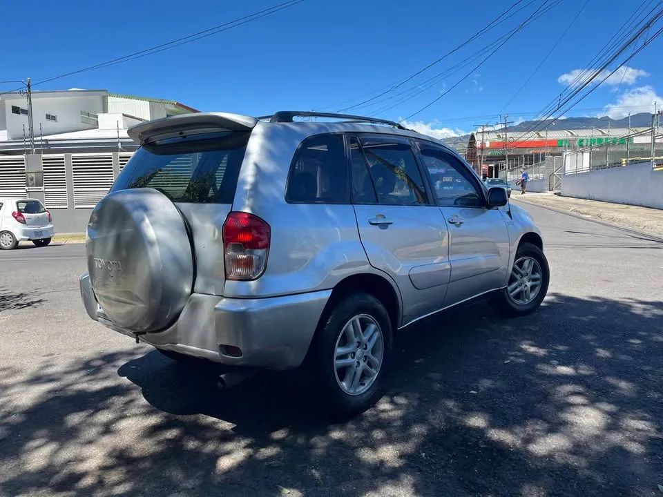 Toyota RAV4 - Image 3