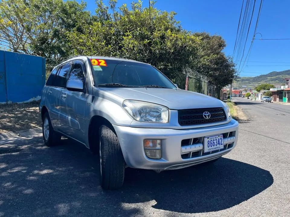 Toyota RAV4 - Image 4