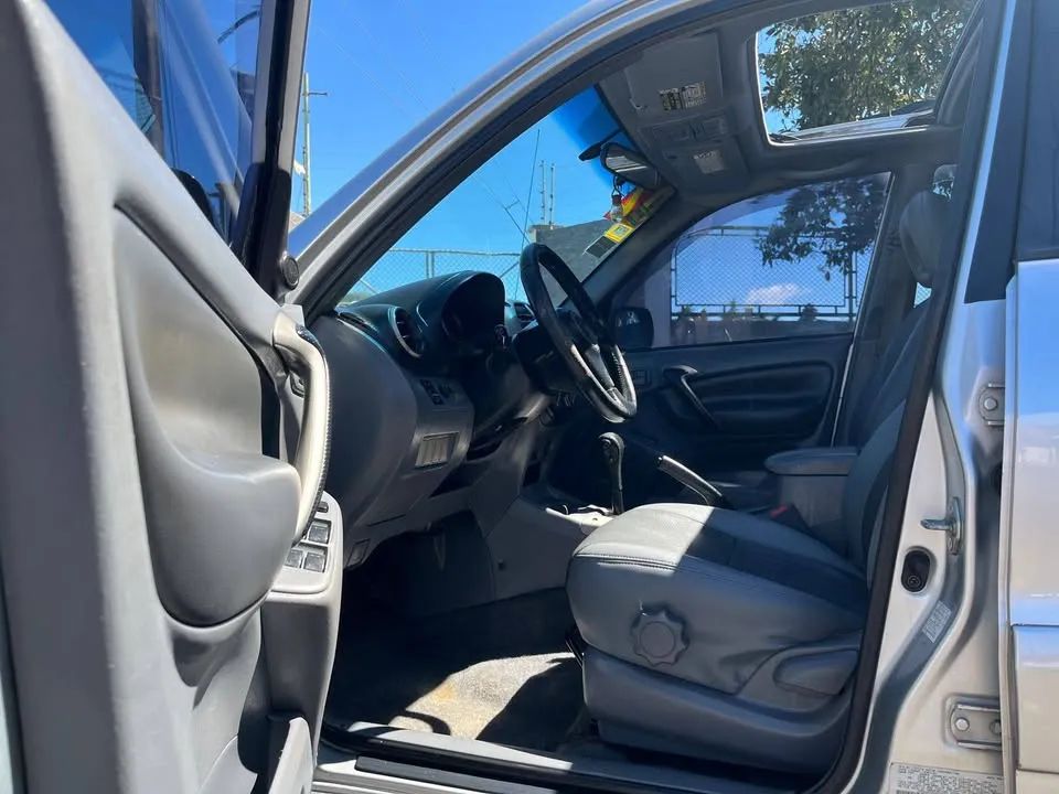 Toyota RAV4 - Image 5