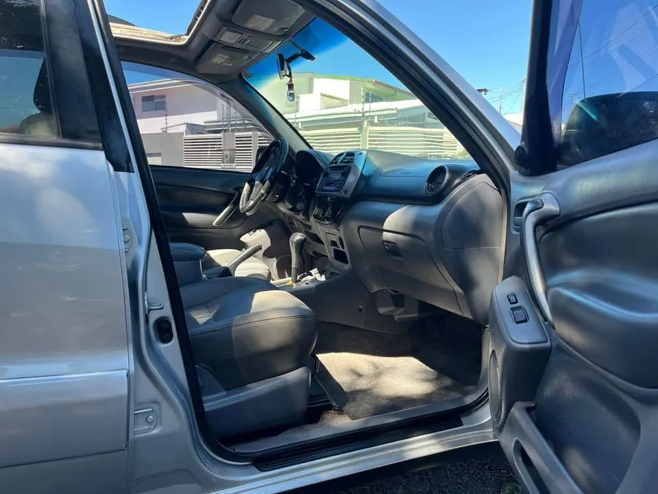 Toyota RAV4 - Image 9