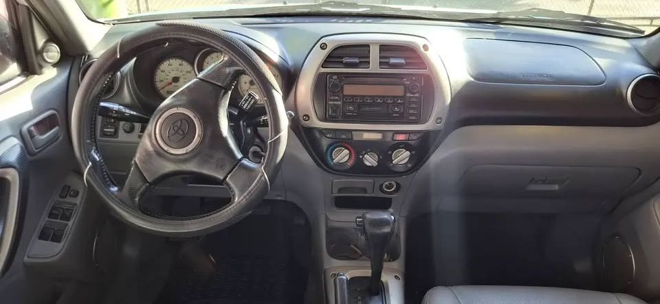 Toyota RAV4 - Image 11