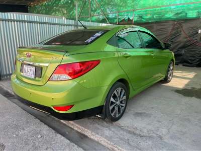 Hyundai Accent - Image 5