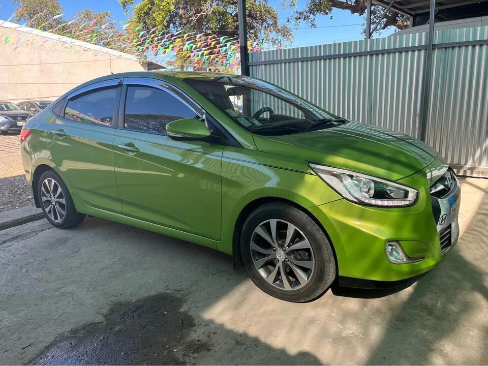 Hyundai Accent - Image 2