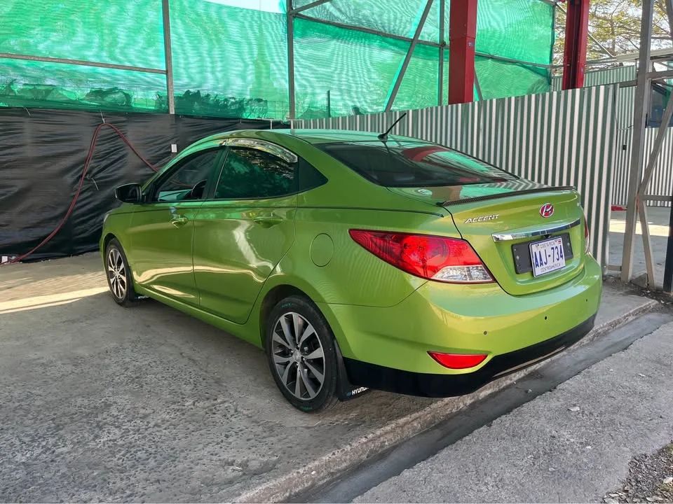 Hyundai Accent - Image 3