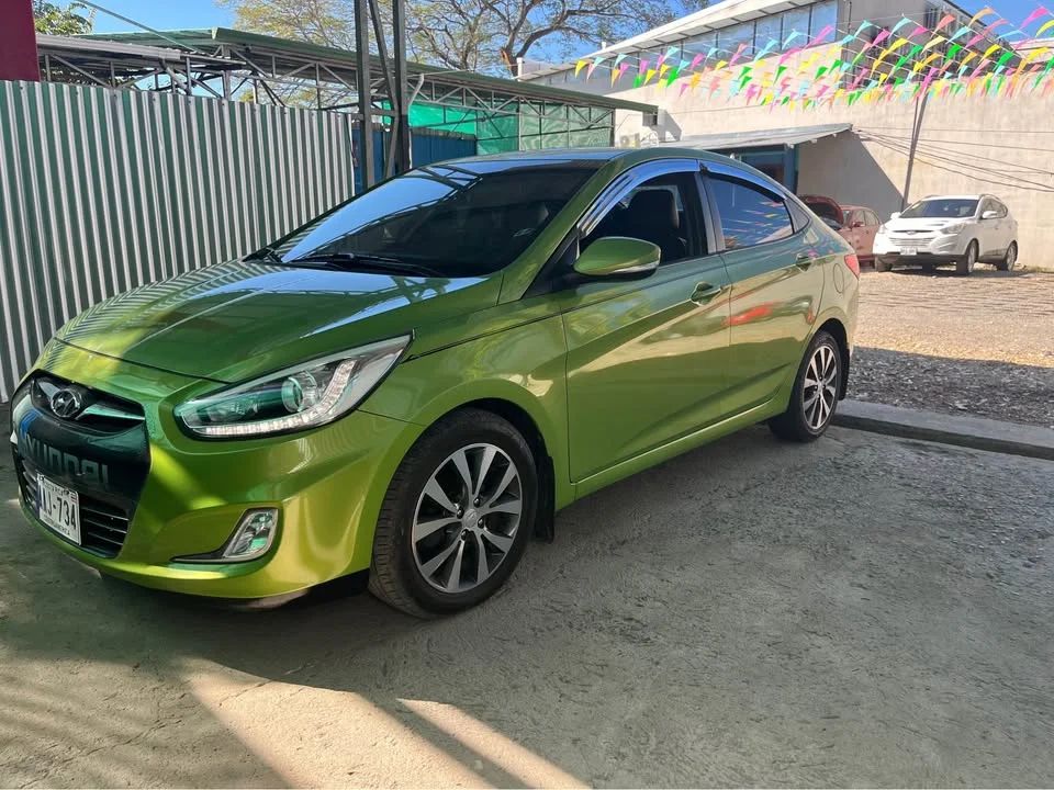 Hyundai Accent - Image 4