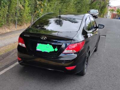 Hyundai Accent - Image 2