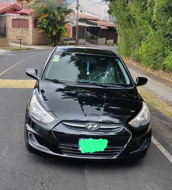 Hyundai Accent - Image 4