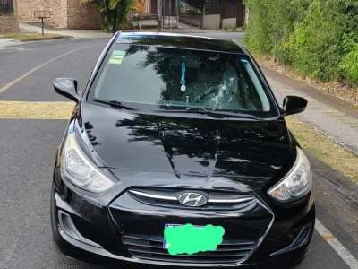 Hyundai Accent - Image 4
